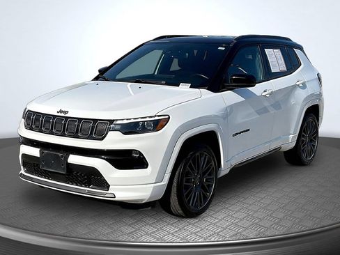 Used 2022 Jeep Compass High Altitude AWD/4WD image 3