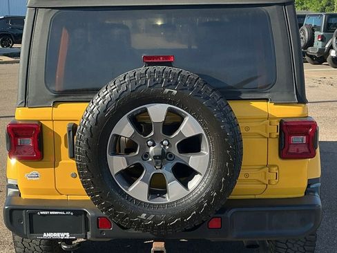 Used 2018 Jeep Wrangler Unlimited Sahara AWD/4WD image 13