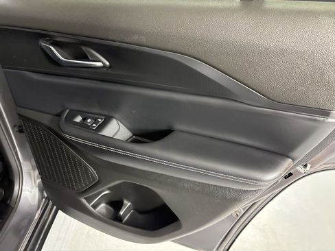 Used 2025 Jeep Grand Cherokee Altitude AWD/4WD image 19