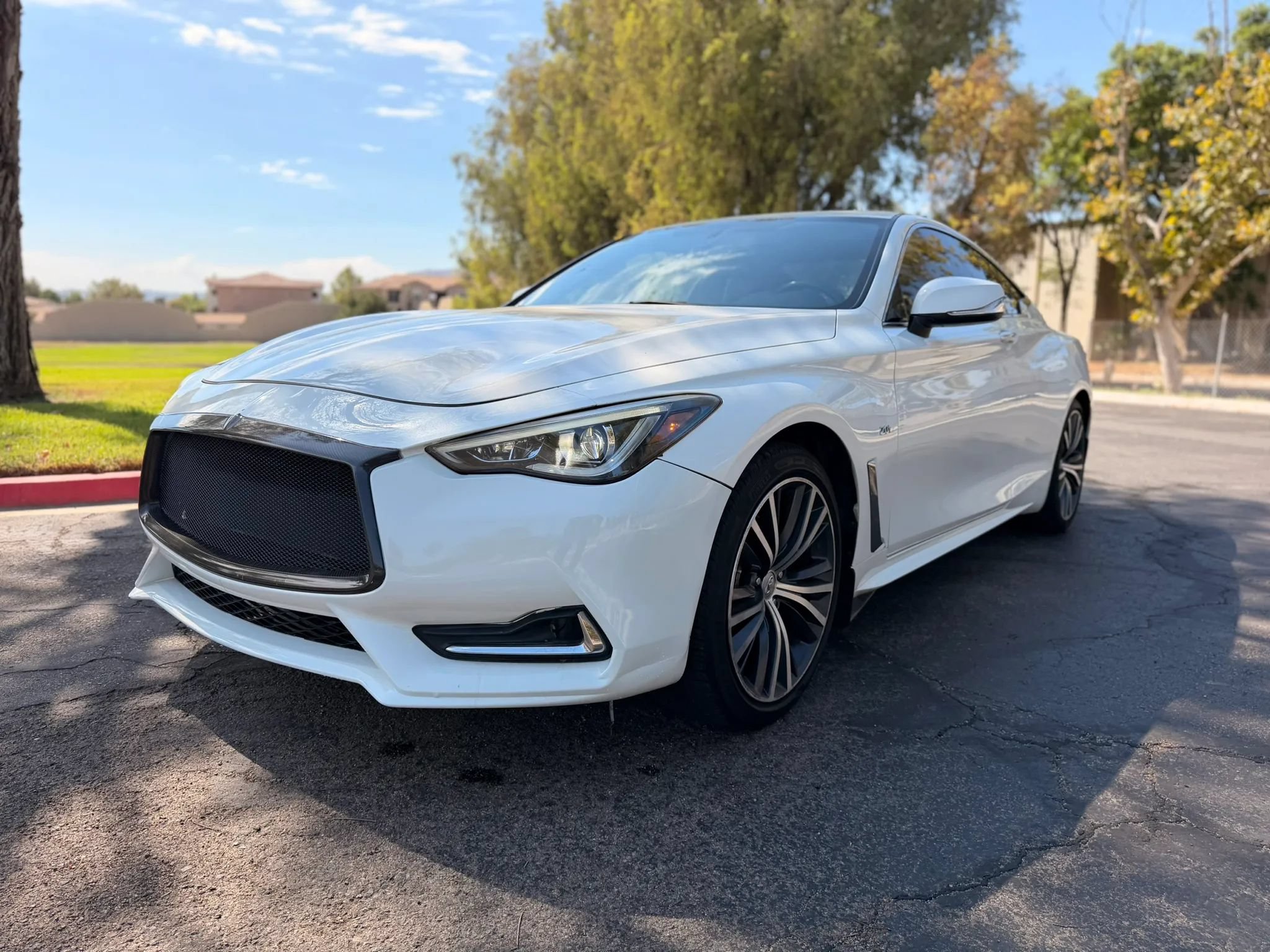 Used 2017 INFINITI Q60 2.0t w/ Moonroof Package RWD image 1