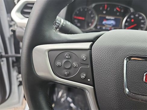 Certified 2023 GMC Acadia SLT w/ Preferred Package image 18