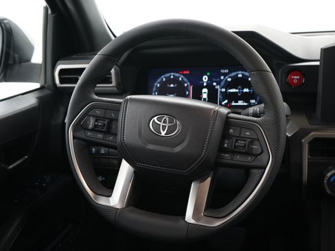 Used 2026 Toyota Tacoma TRD Off-Road AWD/4WD image 17
