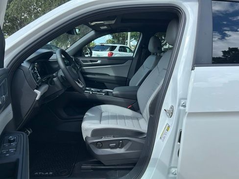 New 2026 Volkswagen Atlas Cross Sport SEL R-Line image 10