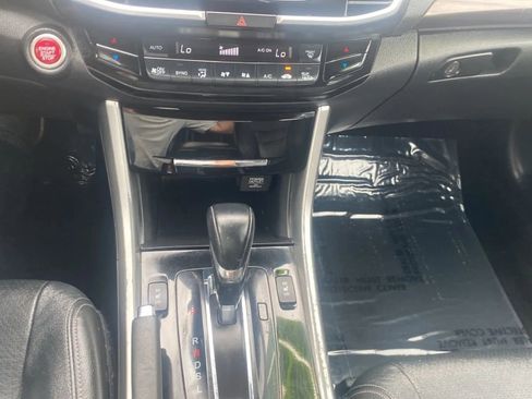 Used 2017 Honda Accord EX-L image 18