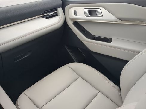 New 2026 Ford Explorer Active w/ Active Comfort Package image 49