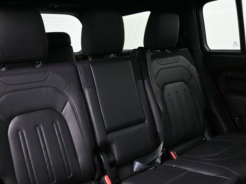 Used 2023 Land Rover Defender 130 X image 16