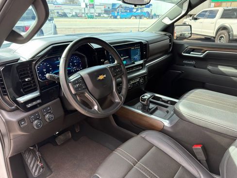 Used 2025 Chevrolet Silverado 1500 High Country w/ Technology Package image 19