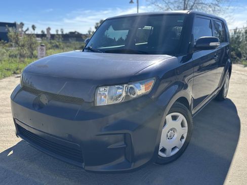 Used 2012 Scion xB image 1