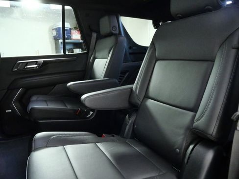Used 2025 Chevrolet Tahoe Z71 w/ Z71 Off-Road Package AWD/4WD image 16