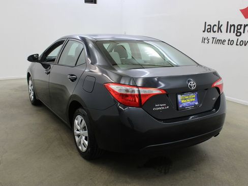 Used 2016 Toyota Corolla LE FWD image 3
