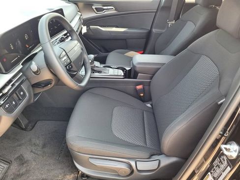 New 2026 Kia Sportage LX FWD image 8