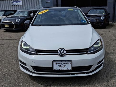 Used 2016 Volkswagen Golf SE w/ Lighting Package FWD image 2