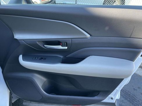 Used 2025 Toyota Grand Highlander FWD image 47