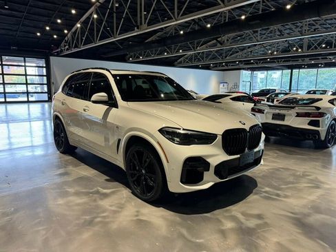 Used 2022 BMW X5 M50i image 7