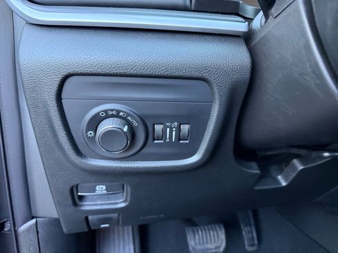 New 2025 Jeep Grand Cherokee Laredo X w/ Luxury Tech Group I image 17