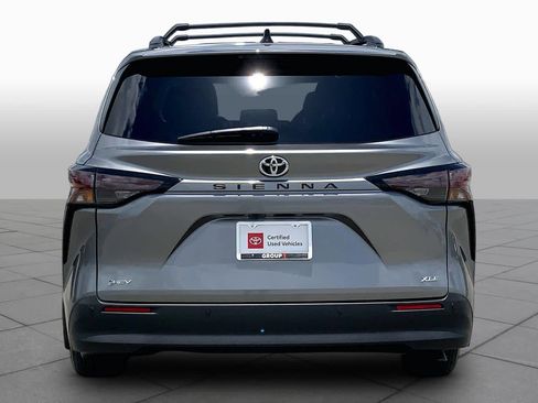 Certified 2026 Toyota Sienna XLE FWD image 5