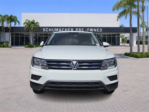 Certified 2021 Volkswagen Tiguan SE image 2