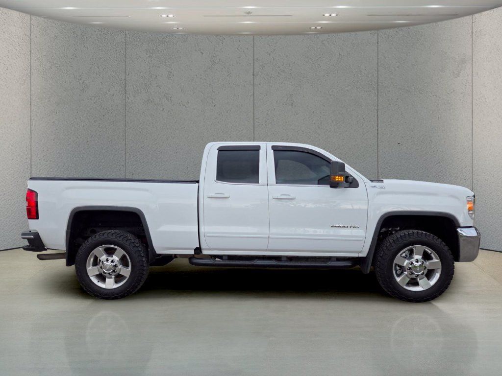 Used 2018 GMC Sierra 2500 SLE w/ HD SLE Preferred Plus Package AWD/4WD image 3