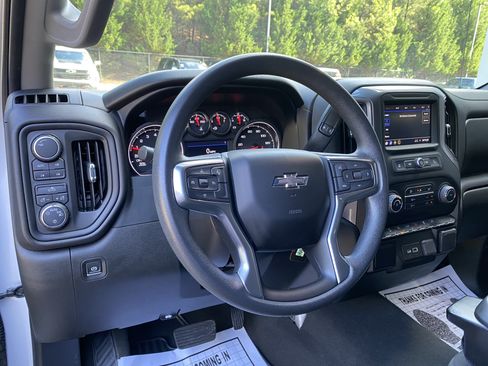 Used 2022 Chevrolet Silverado 1500 Custom Trail Boss w/ Safety Confidence Package AWD/4WD image 17