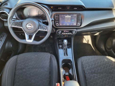 Used 2022 Nissan Kicks SV image 9