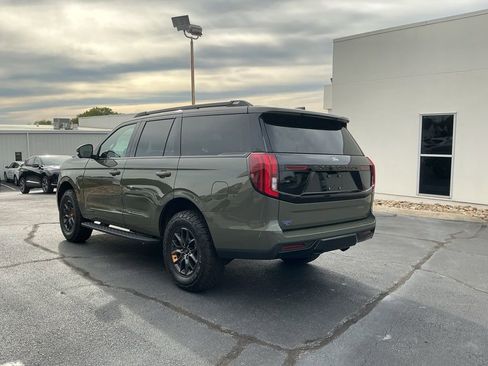 Used 2025 Ford Expedition Tremor image 3