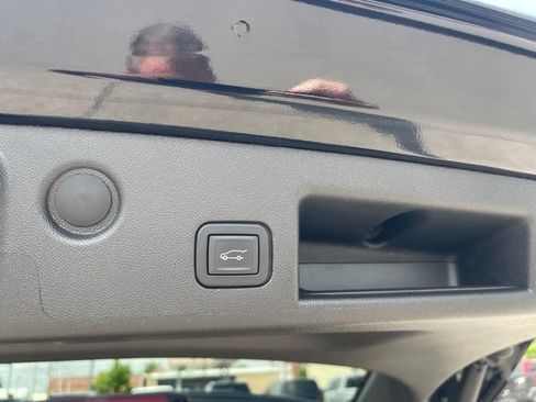 Used 2024 Chevrolet Equinox LT w/ LPO, Floor Liner Package FWD image 10