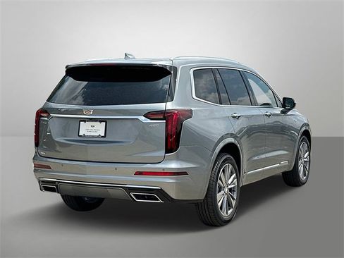 Used 2025 Cadillac XT6 Premium Luxury image 14