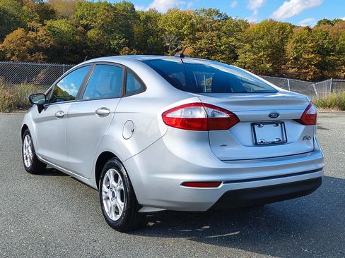 Used 2015 Ford Fiesta SE image 5