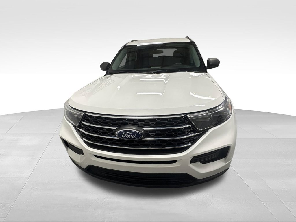 Used 2023 Ford Explorer XLT AWD/4WD image 4