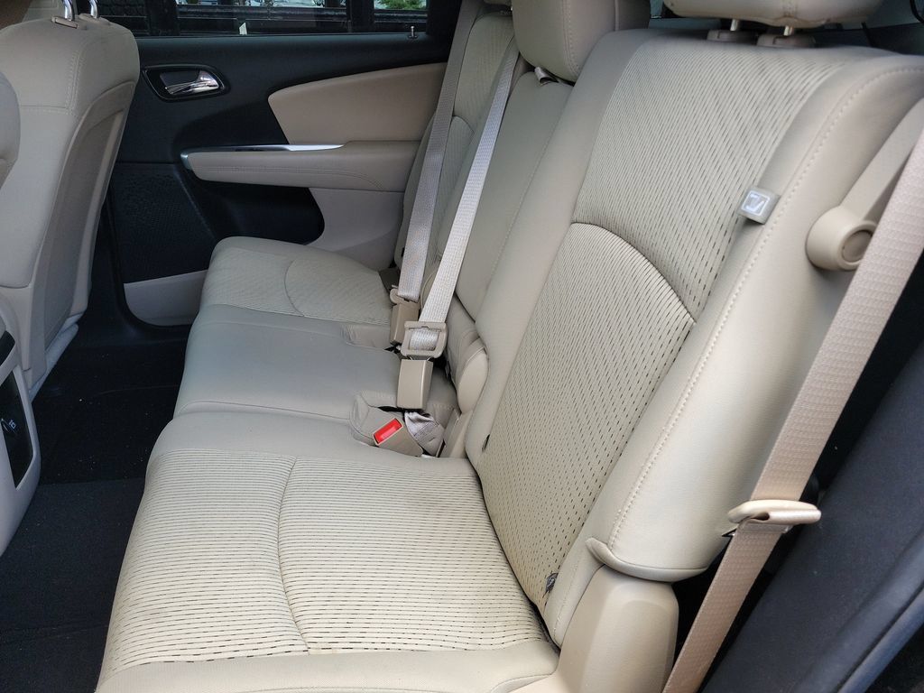Used 2017 Dodge Journey SE w/ Comfort/Convenience Group AWD/4WD image 12