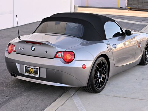 Used 2004 BMW Z4 3.0i RWD image 6