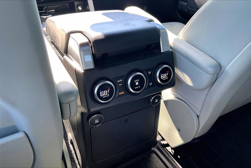 Used 2018 Land Rover Discovery HSE Luxury AWD/4WD image 28