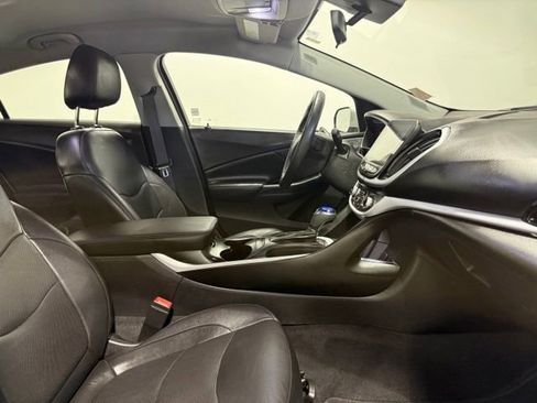 Used 2017 Chevrolet Volt LT w/ Comfort Package FWD image 24