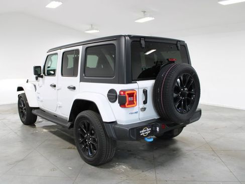 Used 2023 Jeep Wrangler Unlimited Sahara w/ Cold Weather Group image 7