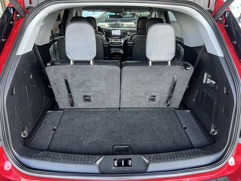 Used 2022 Ford Explorer XLT w/ Equipment Group 202A image 46