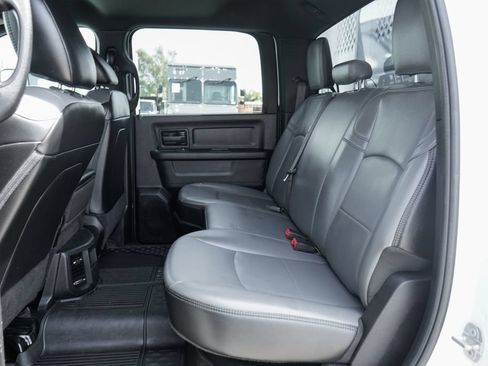 Used 2022 RAM 5500 Tradesman w/ Chrome Appearance Group AWD/4WD image 40