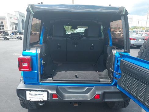 Used 2024 Jeep Wrangler Unlimited Sahara AWD/4WD image 9