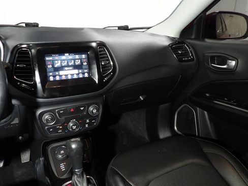 Used 2019 Jeep Compass Latitude AWD/4WD image 13