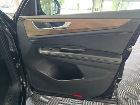 Used 2024 Volkswagen Atlas SE image 46