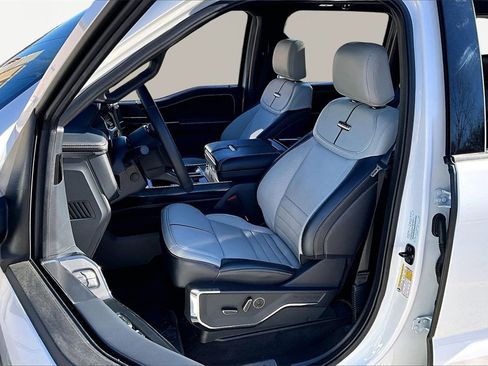 Used 2025 Ford F150 Lightning Platinum image 26