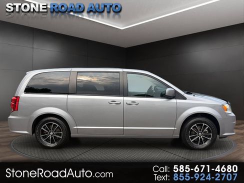 Used 2018 Dodge Grand Caravan GT FWD image 1