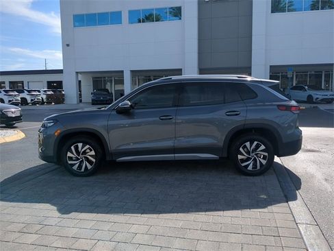 Certified 2025 Volkswagen Tiguan S image 6