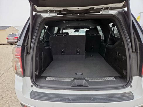 Used 2023 Chevrolet Suburban Premier AWD/4WD image 31