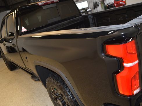 Used 2024 Chevrolet Silverado 2500 High Country w/ Midnight Edition image 5