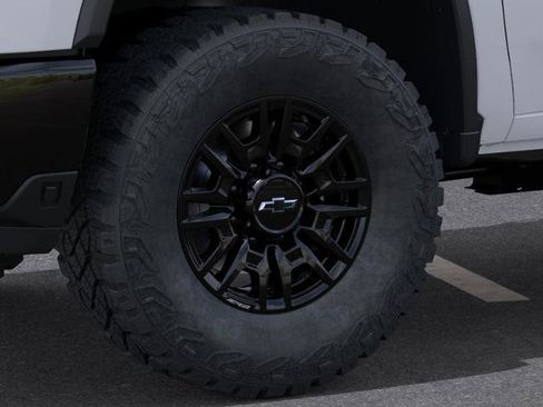 New 2026 Chevrolet Silverado 2500 ZR2 AWD/4WD image 9