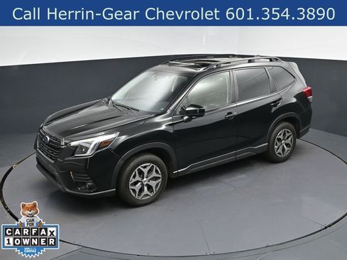 Used 2023 Subaru Forester Premium AWD/4WD image 31