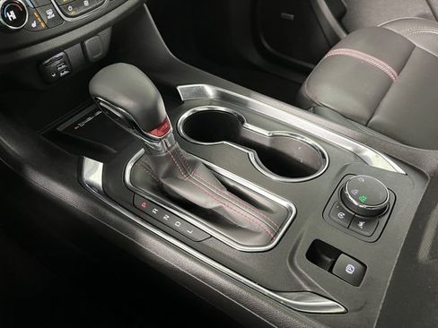 Used 2023 Chevrolet Traverse RS image 35