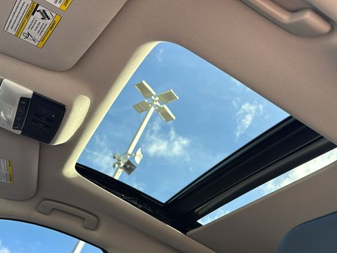 Certified 2022 Nissan Pathfinder Platinum w/ Cargo Package image 21