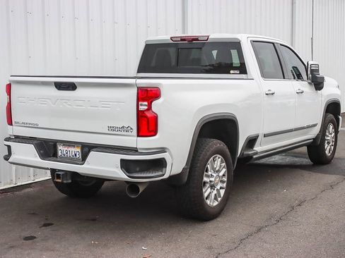 Used 2024 Chevrolet Silverado 2500 High Country w/ Technology Package image 3