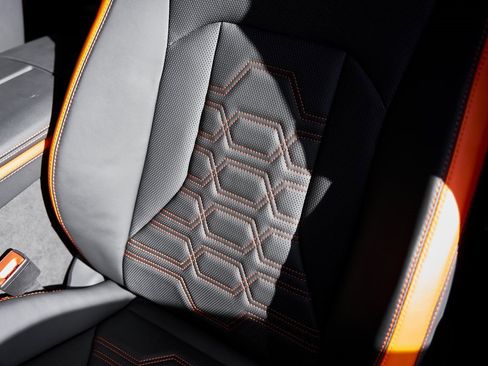 Used 2025 Lamborghini Urus SE image 50